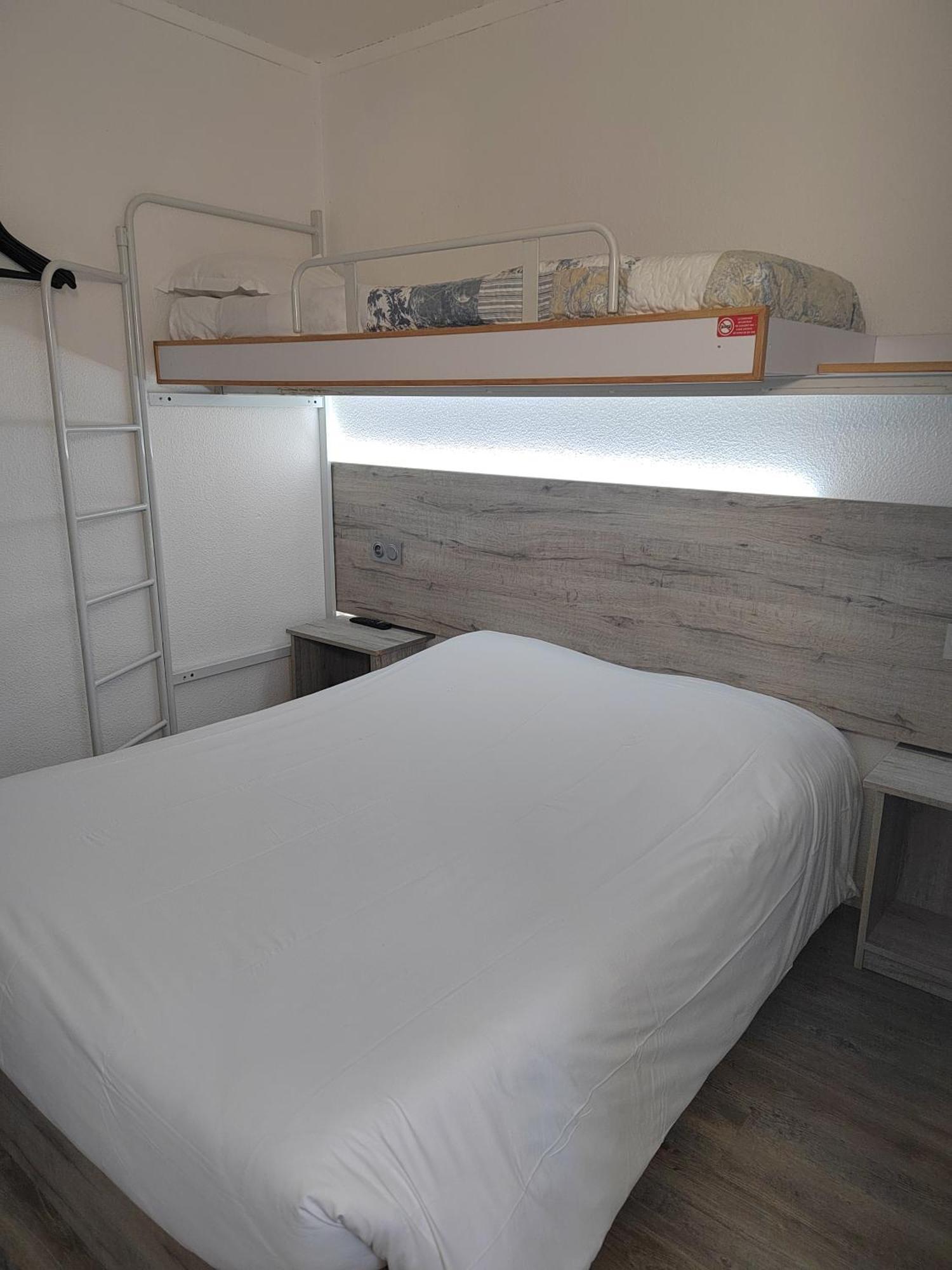 Alpha Hotel Bouafle 외부 사진
